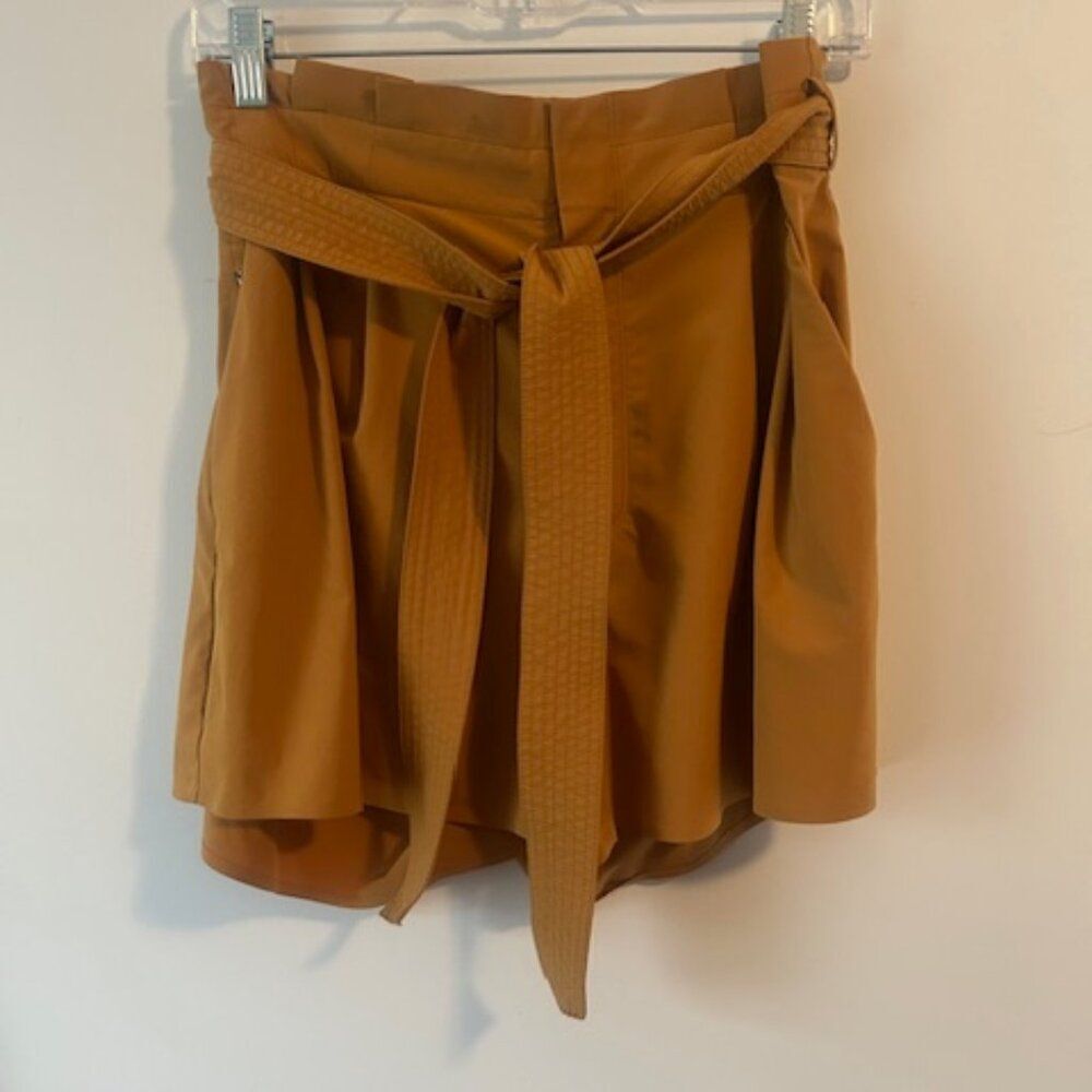 Athleta Gold Pleated front attached belt shorts, size 12